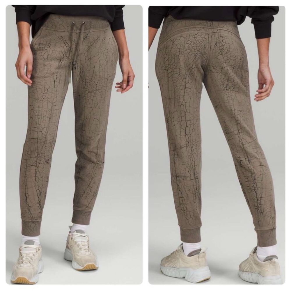 🍋 Lululemon 🖤🩶 RARE Sweatpants Jogger 7/8 Length Gray Crackle Size 4